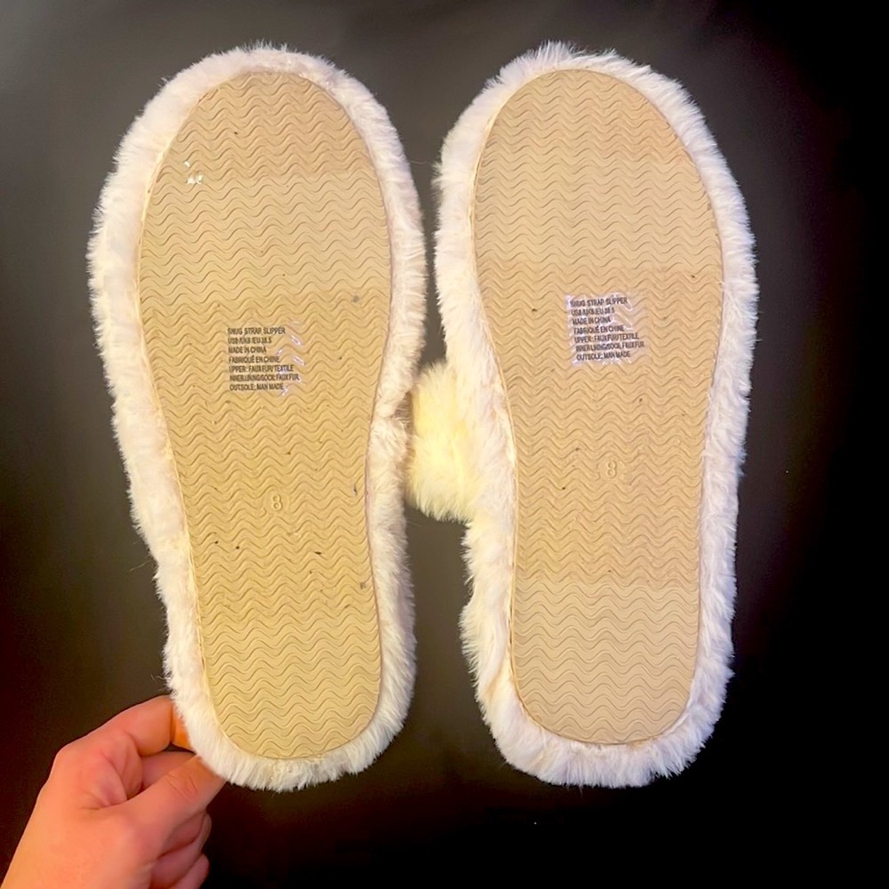 Fabletics Slippers - Picture 4 of 5